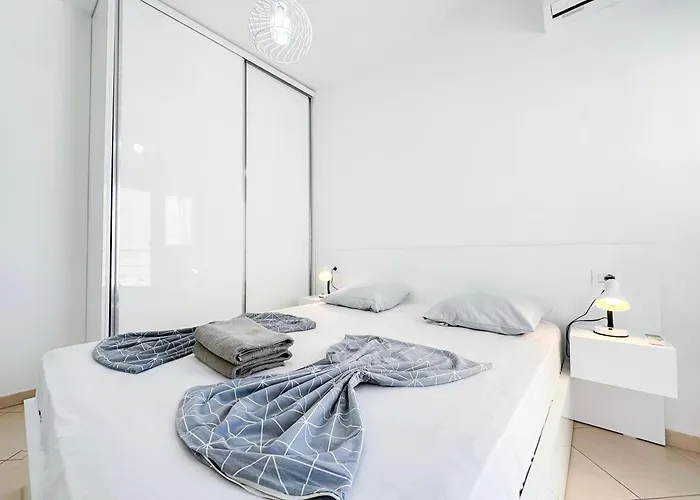 Sunset Coast Retreat A18